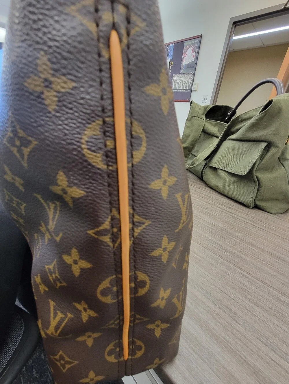🍒Louis Vuitton Sully PM Monogram Bag